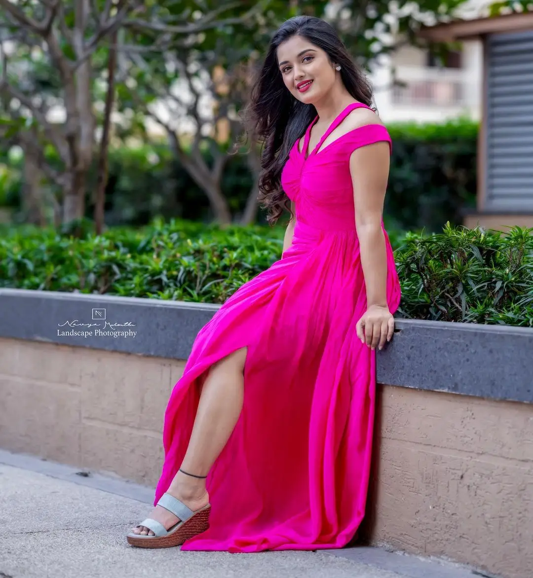 ETV Actress Priyanka Jain Wearing Pink Gown